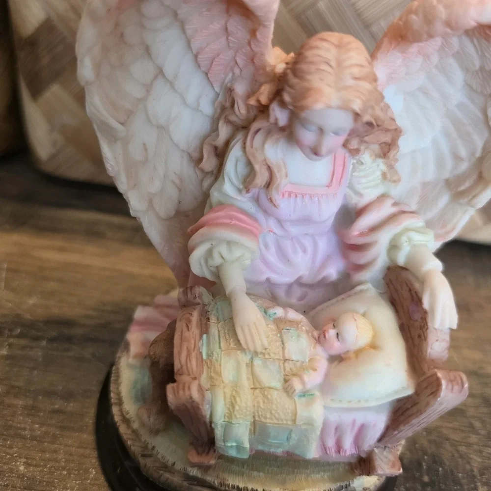 Gift Collection Kneeling Angel on Wood Base Christmas Decor‎ Baby Jesus Ceramic